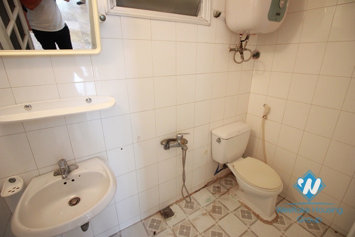 Lakeside house with small yard and nice terrace for rent in Tay Ho